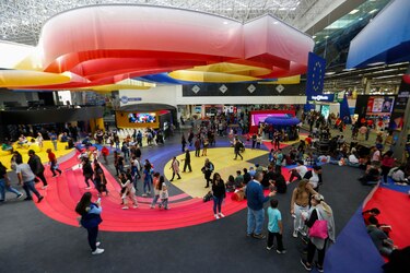 La FIL mexicana se llena de color y tecnología con el pabellón de la Unión Europea