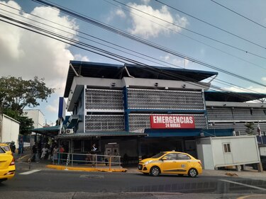 El viacrucis de los pacientes por conseguir los medicamentos en el seguro social