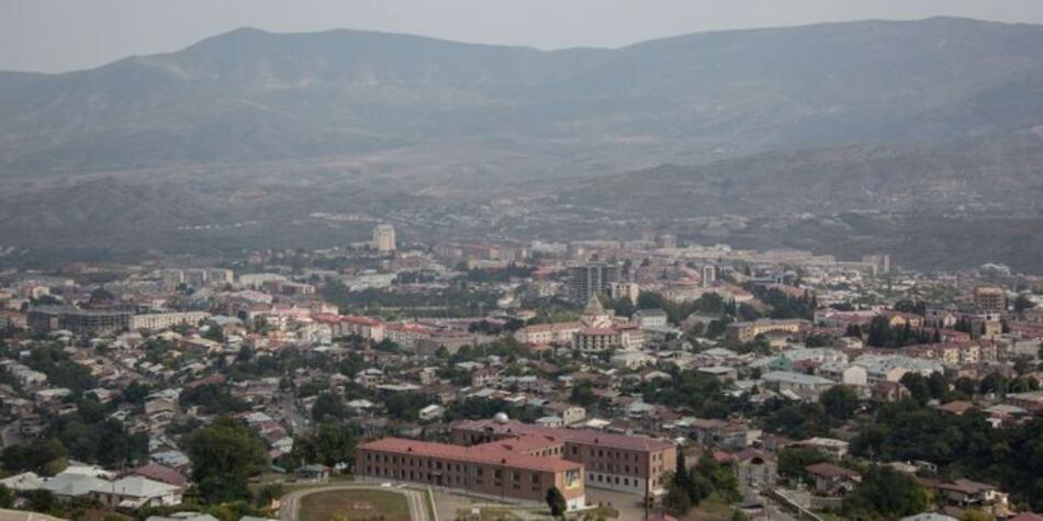 Mike Pompeo pide a Armenia y Azerbaiyán aplicar un alto el fuego en Nagorno Karabaj