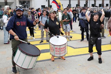 Con plantones en Bogotá expresan apoyo a la nueva consulta popular del presidente Gustavo Petro