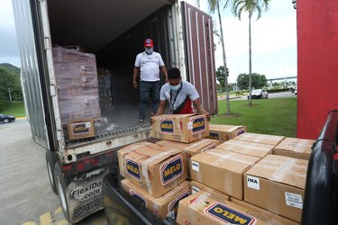 Jamones gratis y en manos de los gobiernos locales