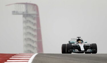 Hamilton domina ambas sesiones de prácticas