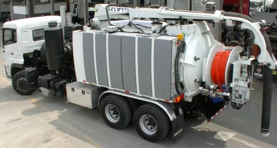 Alcalde Fábrega compra de manera directa un camión por casi medio millón de dólares