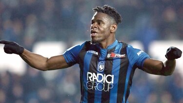 Atalanta elimina a la Juventus con un doblete de Zapata