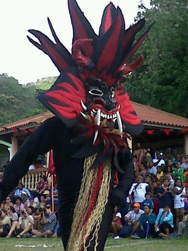 Diablos y Congos se apoderan de Portobelo