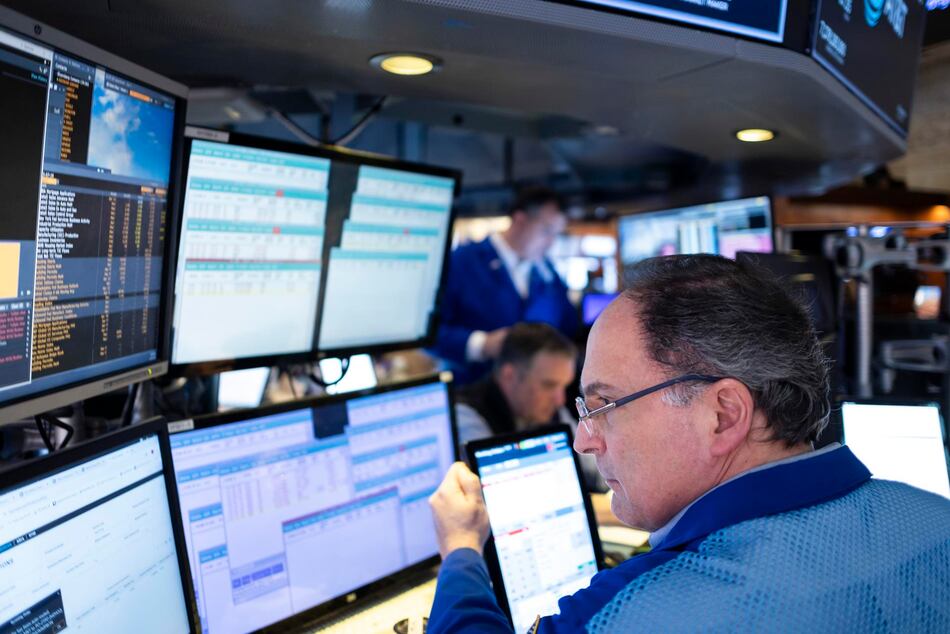 Wall Street cerró al alza luego de que la Fed mantuviera las tasas