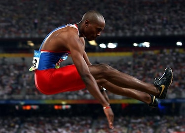 Irving Saladino colgó las zapatillas