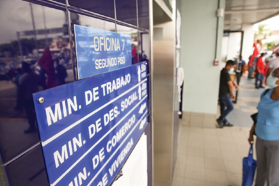 $2 mil 919 millones en salarios