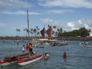 La piragua Hokule'a concluye vuelta al mundo