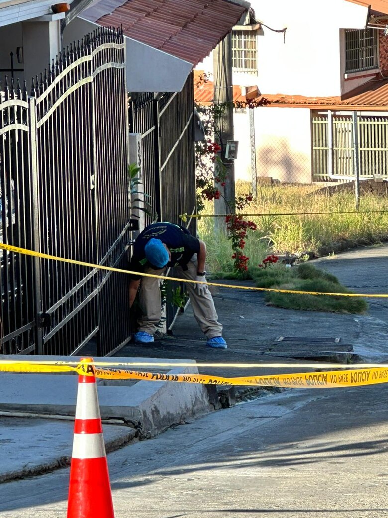 Investigan intercambio de disparos frente a la residencia del diputado Benicio Robinson