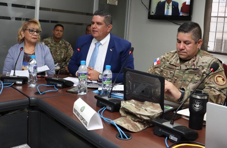 El Ministerio de Seguridad comprará 2 mil 701 pistolas Glock para agentes policiales