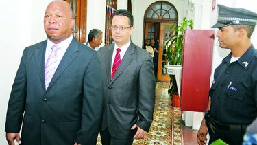 Restituyen a subcomisionado