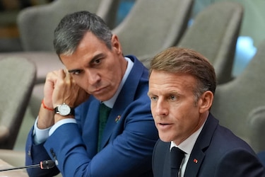 Macron, Sánchez y Albanese piden regular la IA para niños