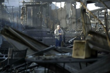 Los feroces incendios se extienden por el sur de California