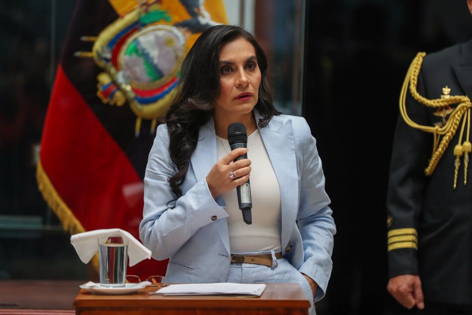 Vicepresidenta de Ecuador acusa a Daniel Noboa de preparar un ‘golpe de Estado’