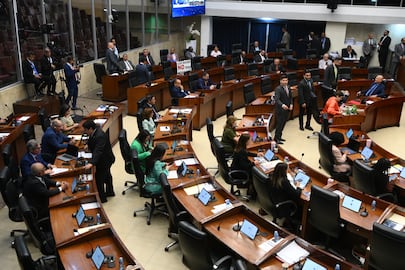 Pugna por reformas electorales desatan gritos y acusaciones entre diputados de la Asamblea