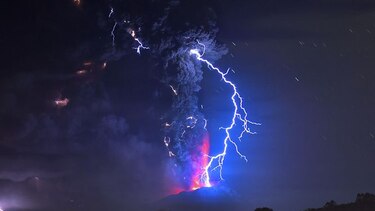 Presidenta Bachelet viajará a zona de erupción del volcán Calbuco en Chile