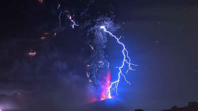 Presidenta Bachelet viajará a zona de erupción del volcán Calbuco en Chile