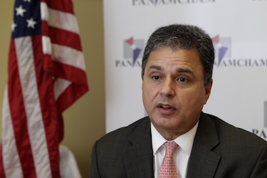 Ferrocarril, terrenos y transparencia: Thomas Kenna defiende la concesión de PCRC