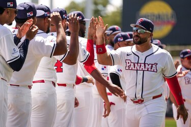 Leonardo Bernal, el panameño que se acerca a su debut con los Cardinales de San Luis