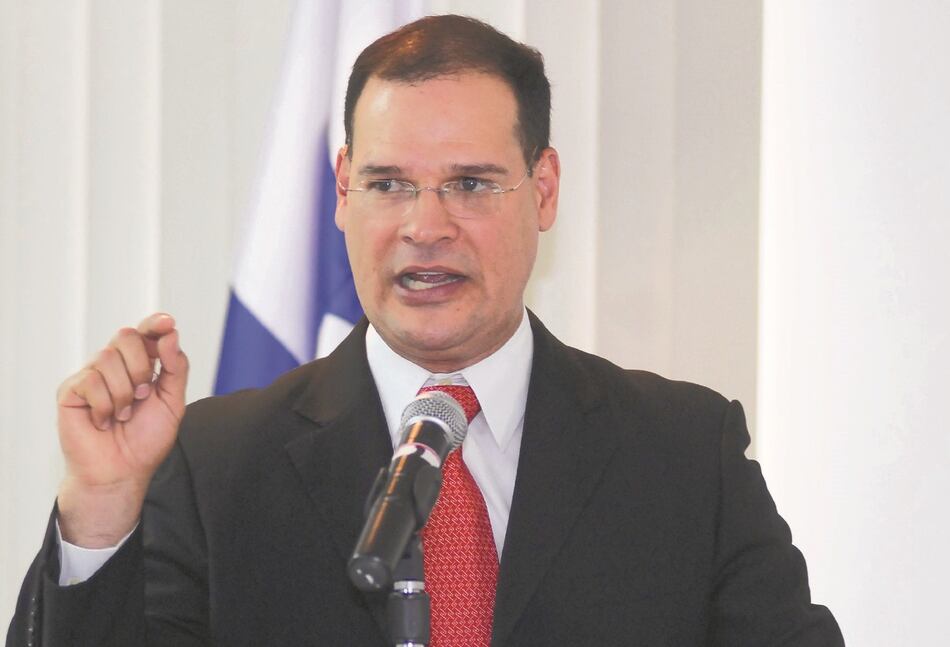 ‘A Gaby Carrizo le han dado todo el poder’: Pedro Miguel González