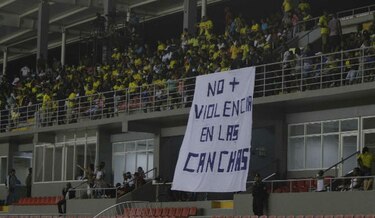 El 'Reto de las 12', campaña por un fútbol sin violencia en Panamá