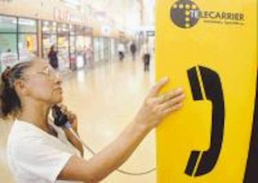 Telecarrier instala teléfonos públicos inteligentes