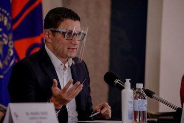 Costa Rica alivia medidas ante pandemia bajo presión de empresarios y alcaldes