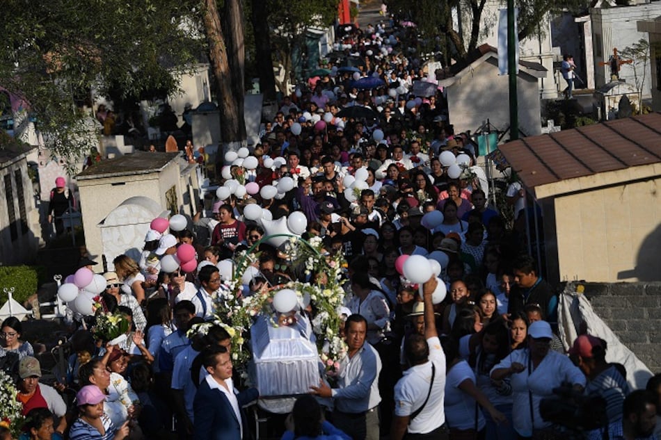 Miles despiden a niña asesinada en México; mujeres piden a Presidente tomar medidas