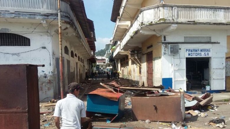 Remueven 150 quioscos en El Terraplén