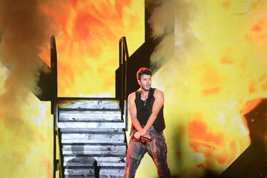 Sebastián Yatra enamora al público en Panamá con su Dharma Tour