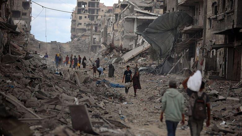 ‘Lo destruyeron todo’: cómo es el regreso de miles de palestinos a Gaza tras el cese el fuego