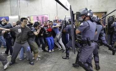 Sigue el paro en el metro de Sao Paulo en medio de protestas