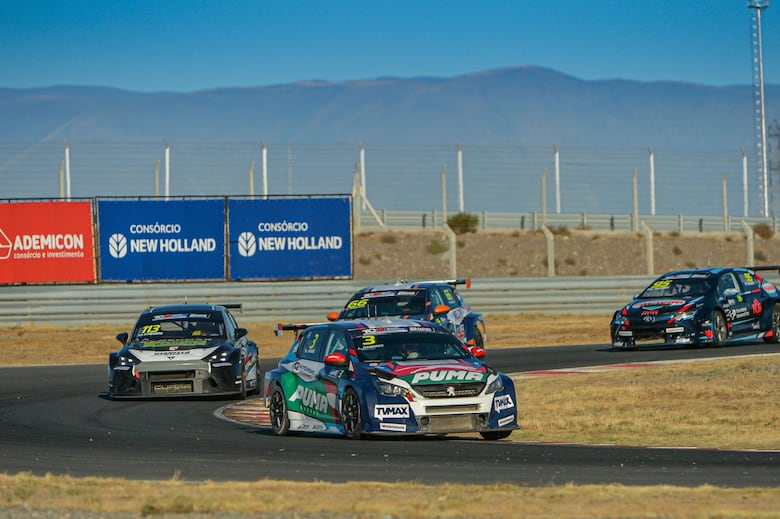 Luis ‘Lucho’ Ramírez se sobrepone a problemas con los frenos y sigue firme en el TCR South America