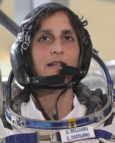 ISS obligada a cambiar su órbita para evitar chatarra espacial