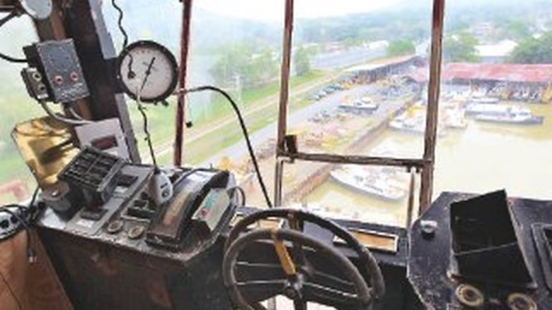 Titán estará 10 años más en el Canal de Panamá