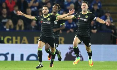 Chelsea remonta al Leicester con doblete de Cesc Fábregas