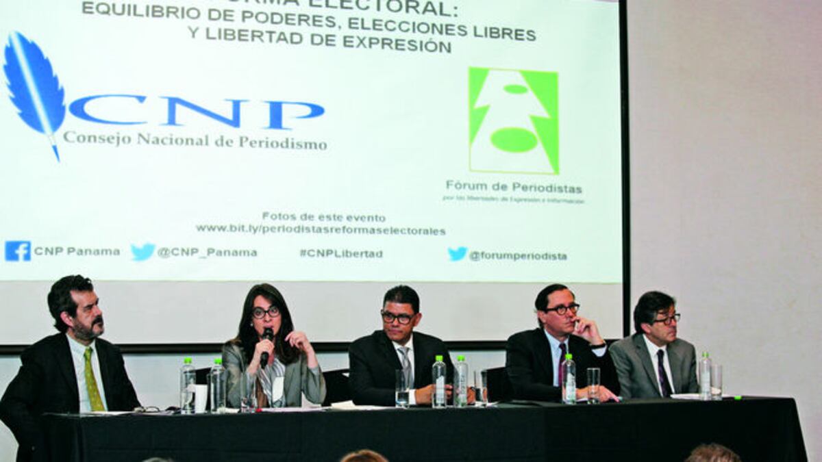 El debate celebrado ayer surge en medio de la discusión en la Asamblea Nacional de cambios al ‘Código Electoral’.