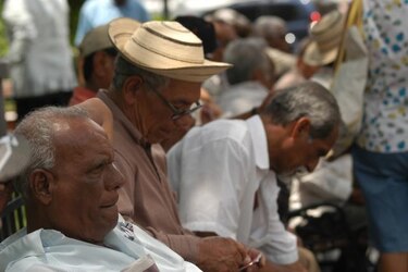 Impulsan la creación del Instituto Nacional del Adulto Mayor