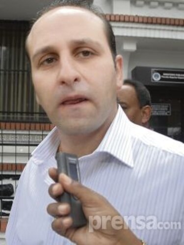 Sustituyen medida de detención preventiva a Teófilo Gateno