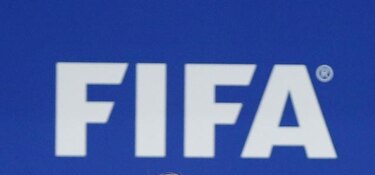 FIFA amplía mundialmente sanciones a trece jugadores estonios y dos eslovacos