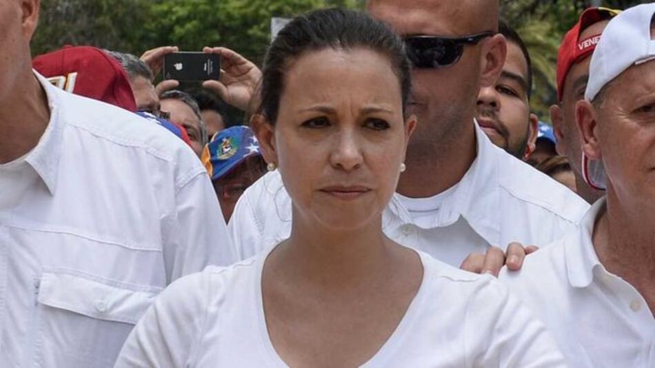 María Corina Machado denuncia que gobierno de Maduro emite orden de captura en su contra