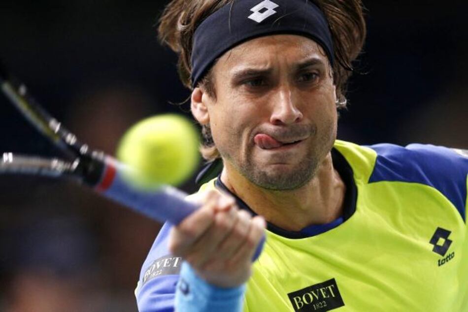 Ferrer comienza con susto la defensa de su título en Bercy