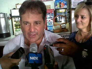 Navarro dice que seguirá con la Red de Oportunidades y ‘100 para los 70’