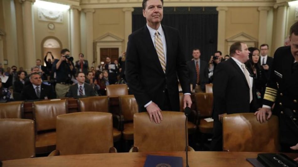 Jefe del FBI confirma pesquisa sobre lazos entre el equipo de Donald Trump y Rusia