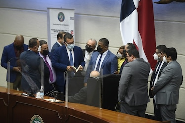 Asamblea rechaza los informes de minoría y se declara en sesión permanente hasta aprobar las reformas electorales