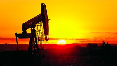 Petróleo vuelve a subir por crisis ucraniana
