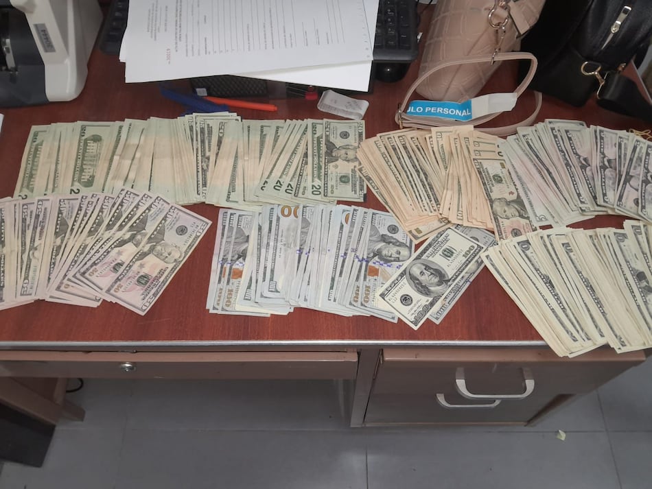 Una persona llegó al país procedente de Cuba con más de $11 mil sin declarar