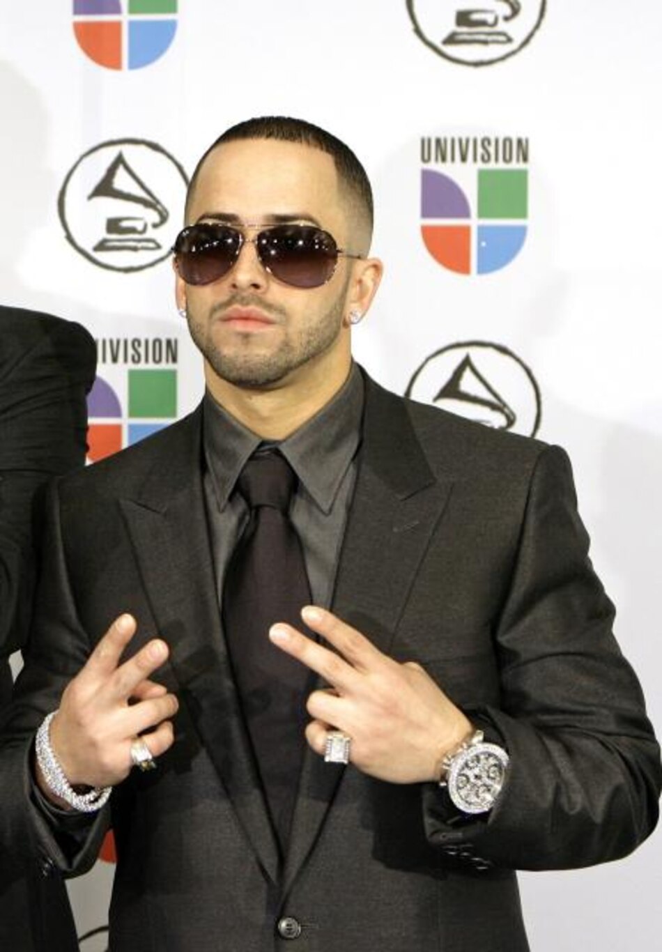 Reguetonero Yandel es hospitalizado y posponen conciertos en EU