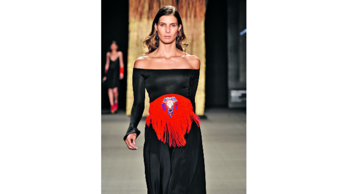 Diseños de los artistas Andrés Pajón (1), Jon Sonen (2) y Joana Ortiz (3). Cortesía\Inexmoda